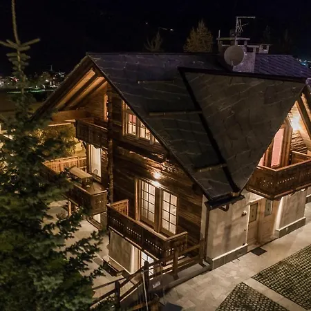 Chalet Snowflake Apartment