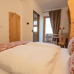 Chalet Snowflake Апартаменты *